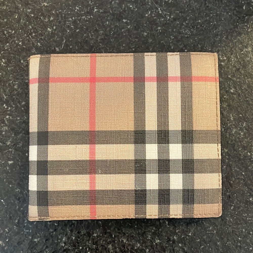 Burberry bifold wallet